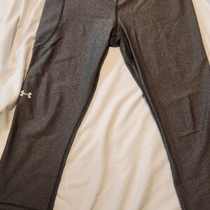 Under Armour Charcoal Compression HeatGear Capri Leggings